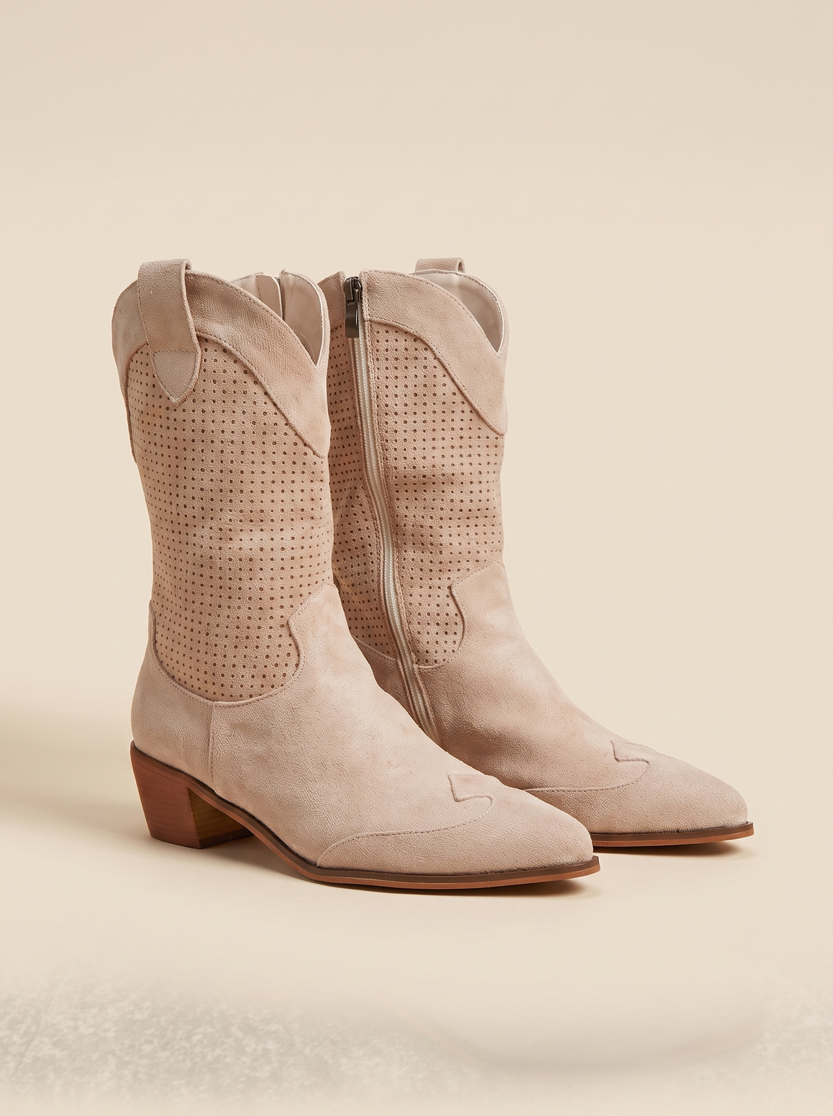 Perforated Boot-Zapatos