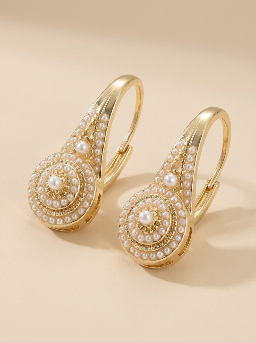Pearl Medallion Hoops-Pendientes